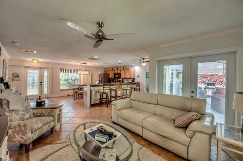 1139 13th Ter, Cape Coral FL  33990-3747 exterior