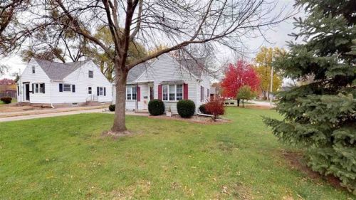 702 5th Ave, Shaffton, IA 52730-1625