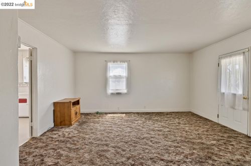 1237 Pinole Valley Rd, Pinole CA 94564-1549 exterior