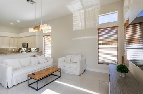 3471 177 Ave, Hollywood FL 33029-1672 exterior