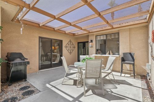 24 Palma Dr, Rancho Mirage CA  92270-3878 exterior
