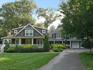 15 Maplegrove Ave, Westport, CT 06880-4918