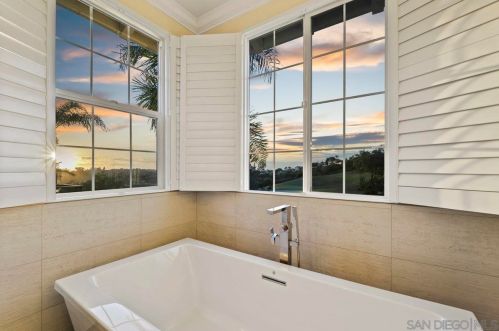 1549 Fairway Vis, Encinitas CA  92024-1295 exterior