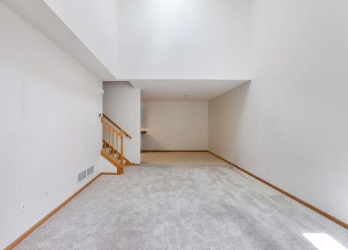 8823 Hastings Cir, Minneapolis, MN 55449-4507