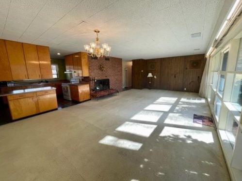 495 Compton Rd, Cincinnati, OH 45215-4157