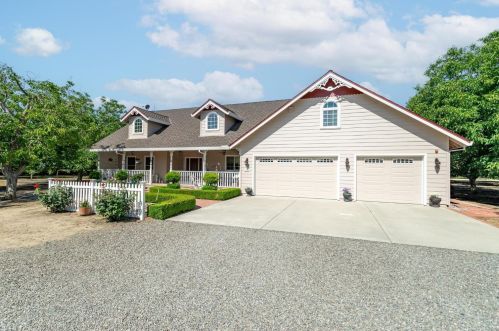 32042 Russell Blvd, Winters, CA 95694-9005