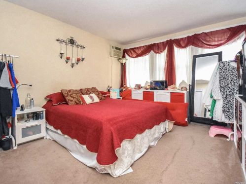 61 Roslyn Dr, Muttontown NY  11545-1733 exterior