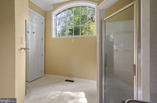 100 Deer Vly Ln, Wilmington DE  19807-1912 exterior