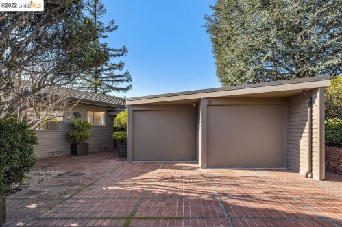 37 Dudley Ct, Oakland, CA 94611-3441