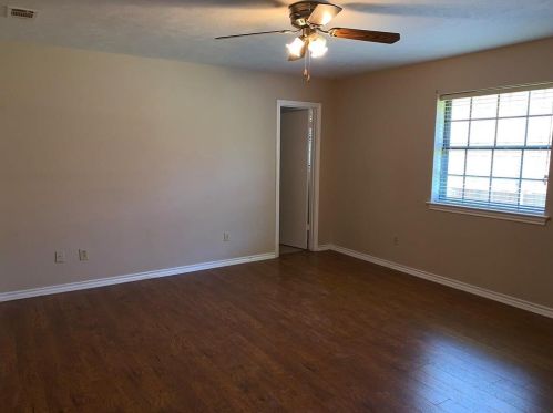 906 Edgefield Trl, Lewisville TX  75028-1305 exterior