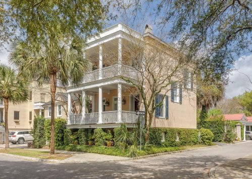 75 Sowell St, Mount Pleasant SC  29464-2660 exterior