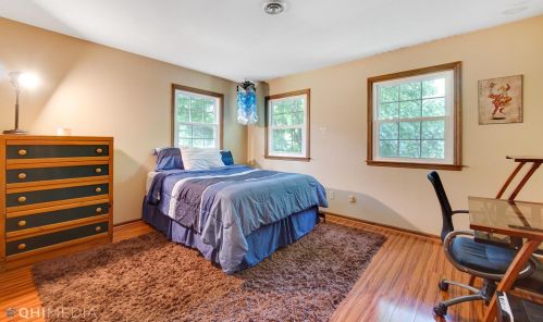 4102 Bloomingdale Ave, Valpo IN  46383-1914 exterior