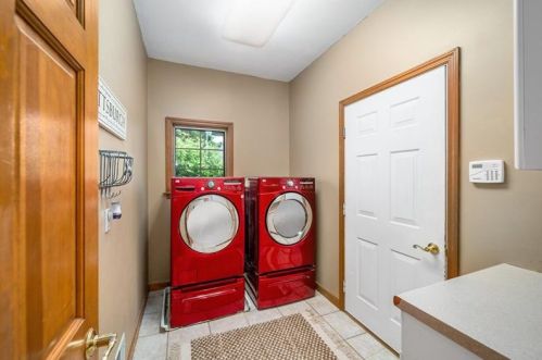 105 Myrtle Ct, Gibsonia PA  15044-8922 exterior