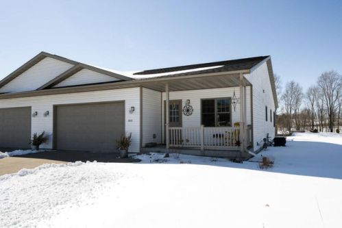 1800 Crooked Ave, Holmen, WI 54636-8629