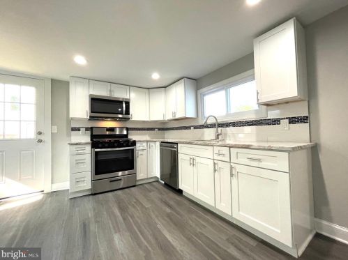 818 Philadelphia Ave, West Deptford NJ  08063-1335 exterior