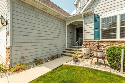 10503 Woodmar Ln, Dyer, IN 46373-8852
