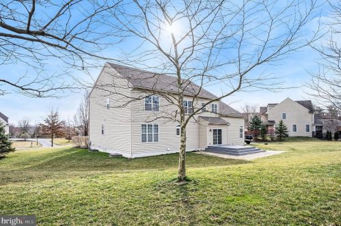 42 Colleen Cir, Downingtown PA  19335-4935 exterior