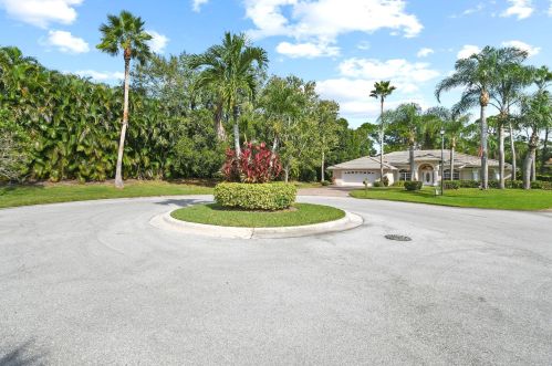 1698 Mockingbird Dr, Fort Pierce FL  34986-2029 exterior