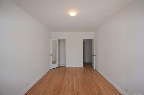 445 Gramatan Ave, Mount Vernon NY  10550-1360 exterior