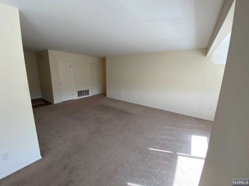248 Indian Hollow Ct, Mahwah NJ  07430-3500 exterior