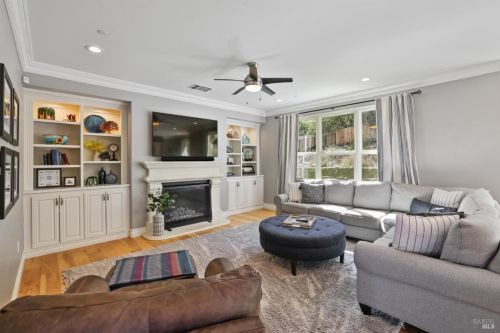 2054 Zinfandel Ct, Vacaville CA  95688-2829 exterior
