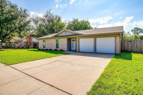629 Lynnewood Ave, Burleson, TX 76028-6530
