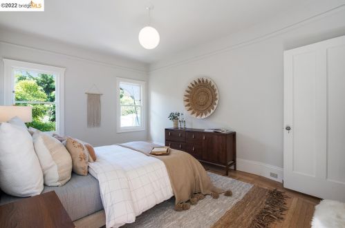 2718 Russell St, Berkeley CA 94705-2333 exterior