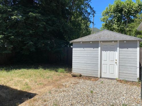 617 Jones St, Ukiah CA  95482-5313 exterior