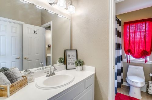 3133 Myrtice Dr, Lewisville TX  75022-0968 exterior