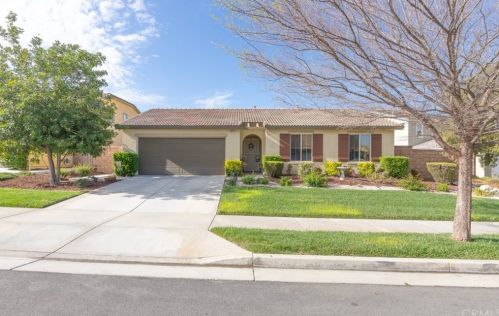 34111 Silk Tassel Rd, Lake Elsinore, CA 92532-2975