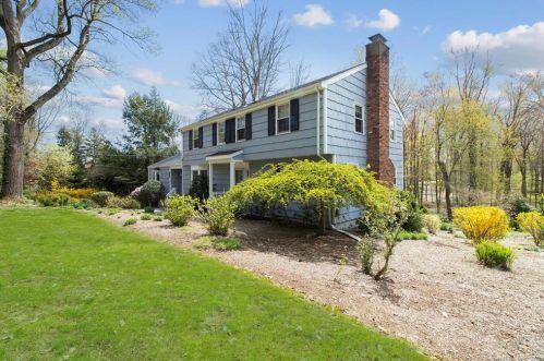 74 Briar Brae Rd, Stamford, CT 06903-1723