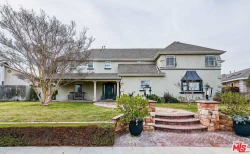 1032 Amelia Dr, Long Beach, CA 90807-2402