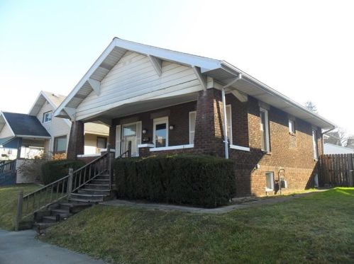 369 Spruce Ave, Hermitage, PA 16146-4021