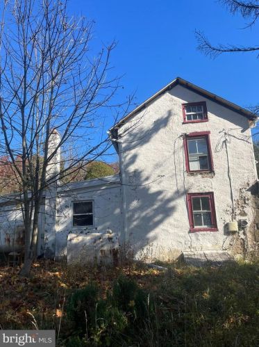 379 Schwenksville Rd, Collegeville, PA 19473-1966