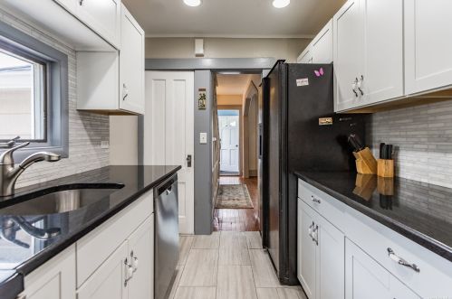 57 Grand Pl, Elwood NY  11731-3019 exterior