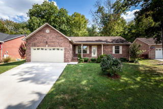 2336 Sunnywood Ln, Knoxville, TN 37912-4568