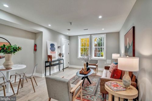 716 Kearny St, Washington, DC 20017-3524