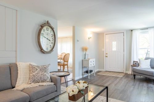 10 Beech St, Danbury CT  06810-5719 exterior