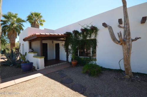 2710 Exeter St, Tucson, AZ 85716-5532