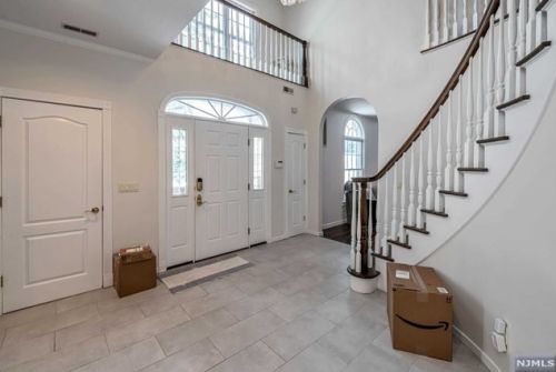 49 Collins Ave, Closter NJ  07624-2816 exterior