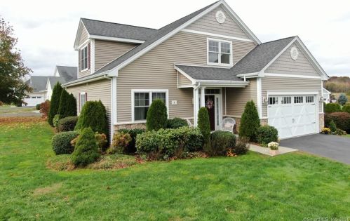 5 Knibbs Cir, Bristol, CT 06010-8538