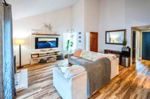 1675 Manzana Way, San Diego, CA 92139-4011