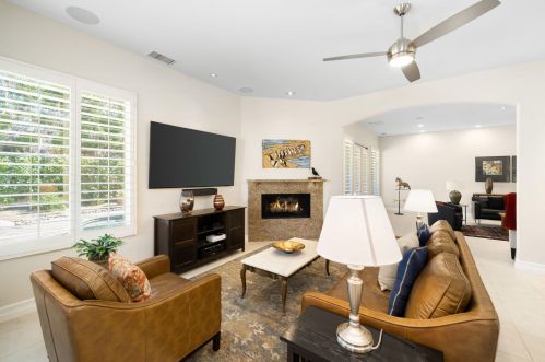 8 King Edward Ct, Rancho Mirage CA  92270-1621 exterior