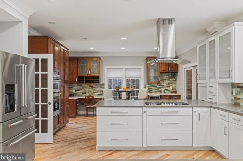 951 Rhonda Pl, Leesburg VA  20175-5632 exterior