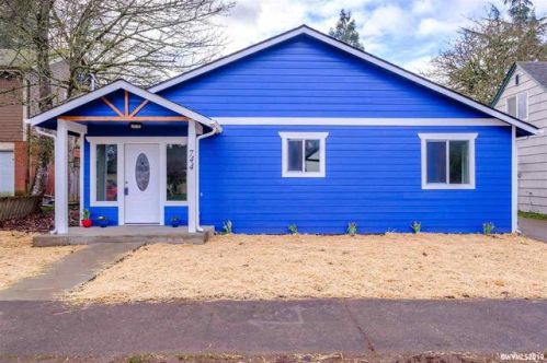 744 Oak St, Lebanon OR  97355-4478 exterior