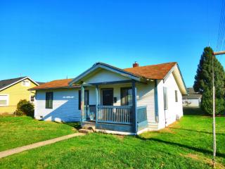 7047 Lawrence St, Tacoma, WA 98409-3941