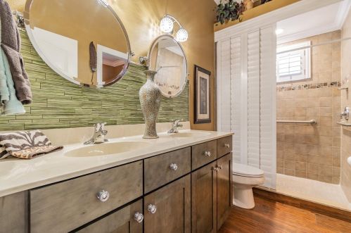 1827 Crooked Oak Ln, Lutz FL  33559-7407 exterior