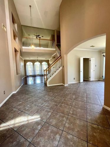 1881 Dapplegrey Ln, Austin TX  78727-4552 exterior
