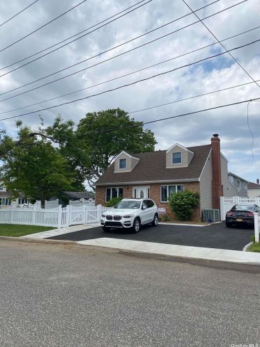 2817 Natta Blvd, North Bellmore, NY 11710-3255