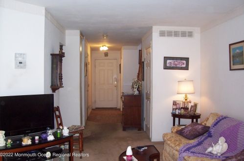 13 Oak Ln, Tinton Falls, NJ 07724-3472